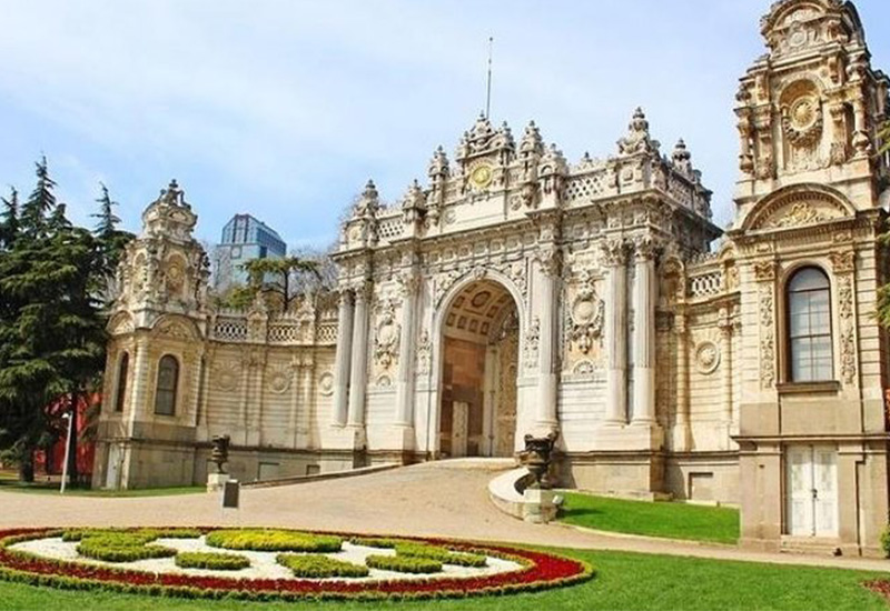 Dolmabahce Palace Morning Group Tour