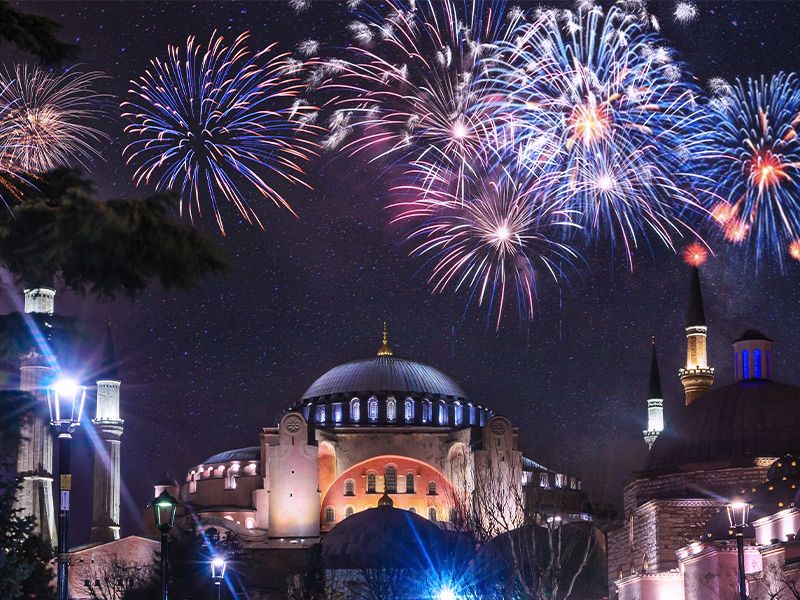 How is the New Year celebrated in Istanbul?