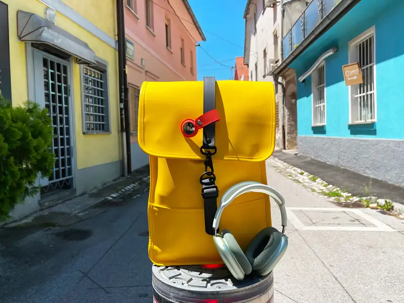 With Air Tag, you won't lose anything while traveling!