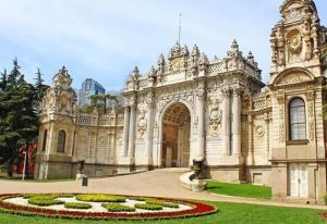 Dolmabahce Palace Morning Group Tour