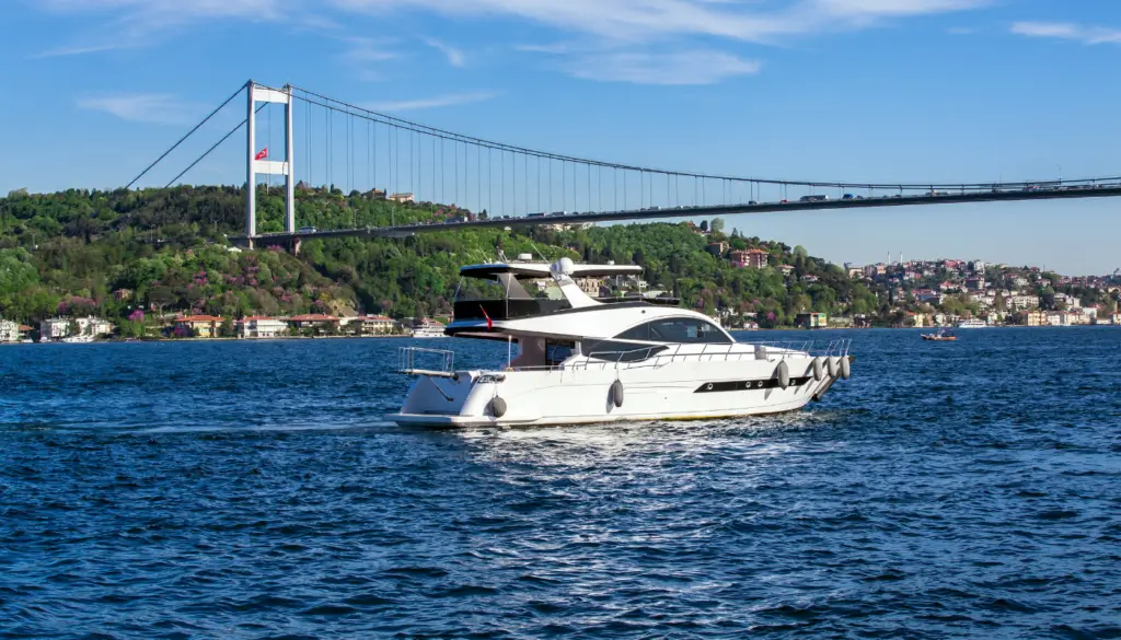 private-boat-in-istanbul