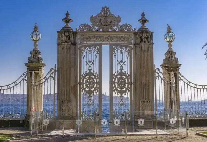 Dolmabahce Palace Morning Tour