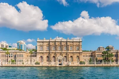 Dolmabahce Palace Tour with Bosphorus Cruise