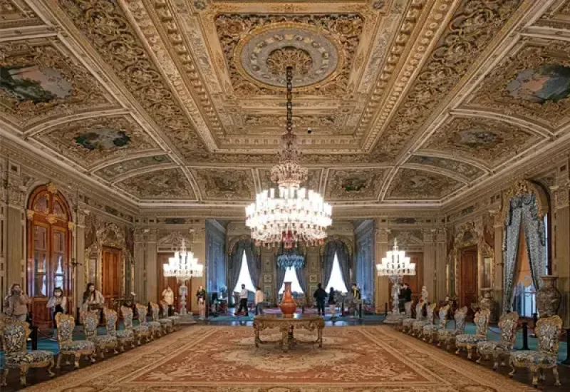 Dolmabahce Palace Tour with Bosphorus Cruise