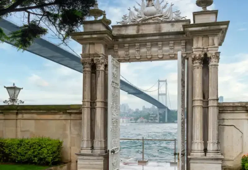 Beylerbeyi Palace with Two Continents Tour